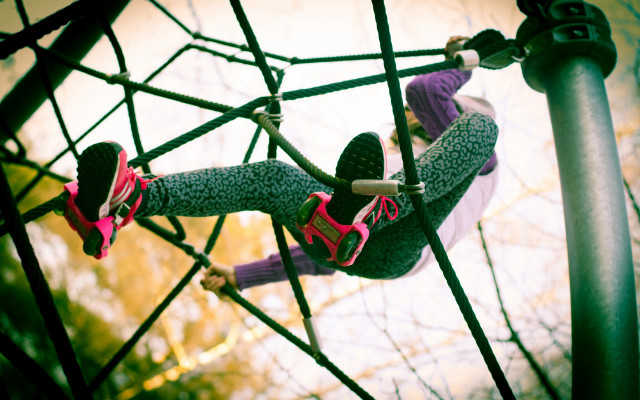Rope course girl arabesque cherry free wallpaper for desktop - medium preview image