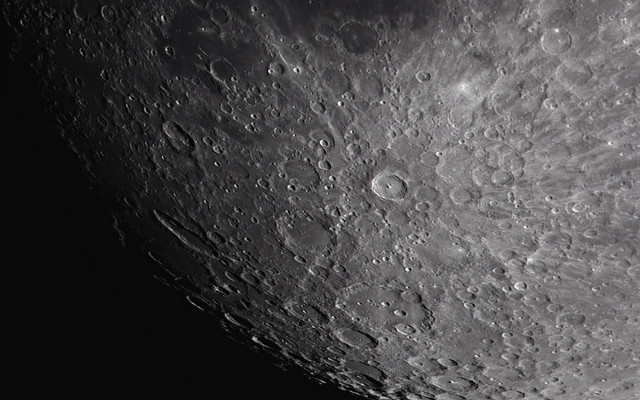 Moon bubble macro black white free wallpaper for desktop - medium preview image