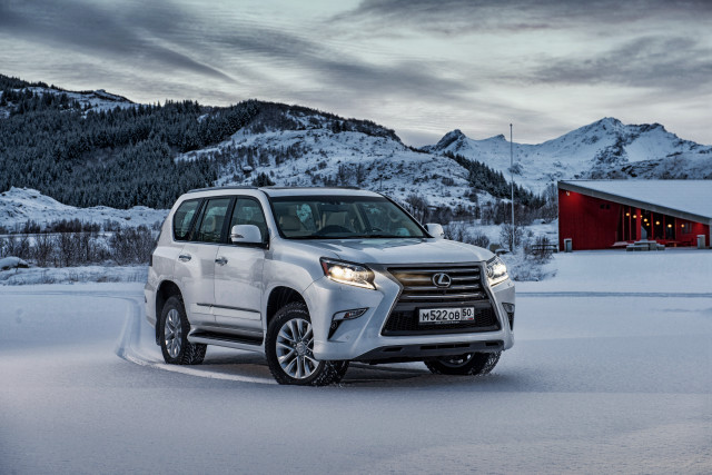 White suv mountains snow red free wallpaper for desktop - medium preview image