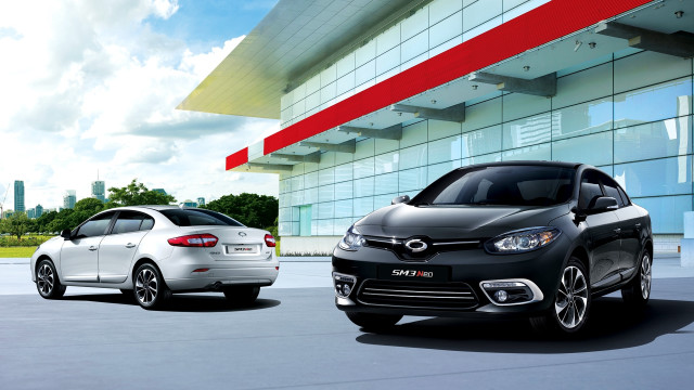 Black white cars building clouds free wallpaper for desktop - medium preview image