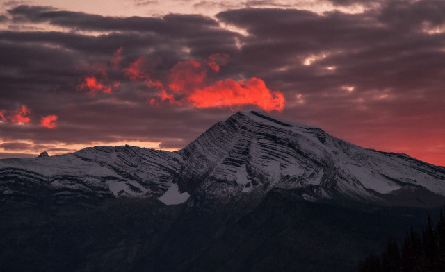 Mountain red sky clouds dusk free wallpaper for desktop - medium preview image