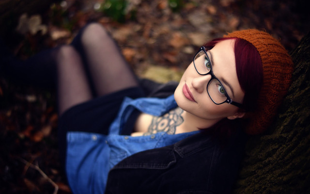 Redhair glasses woods relaxing portrait free wallpaper for desktop - medium preview image