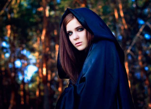 Woman hooded jacket forest blue free wallpaper for desktop - medium preview image