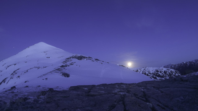 Mountain fullmoon rocks trail sunset free wallpaper for desktop - medium preview image