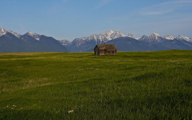 Small house field mountains blue free wallpaper for desktop - medium preview image