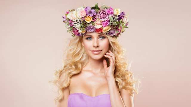 Flower crown blonde woman roses free wallpaper for desktop - medium preview image