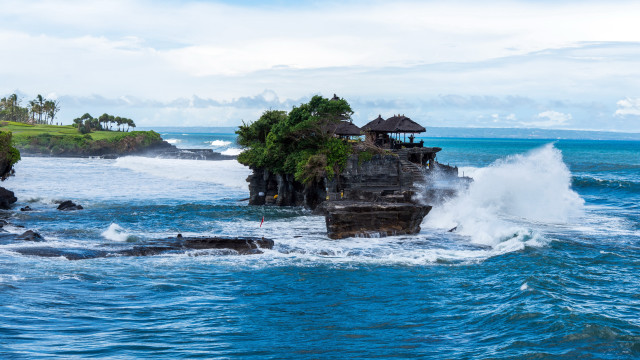 Large wave rocks island hut free wallpaper for desktop - medium preview image