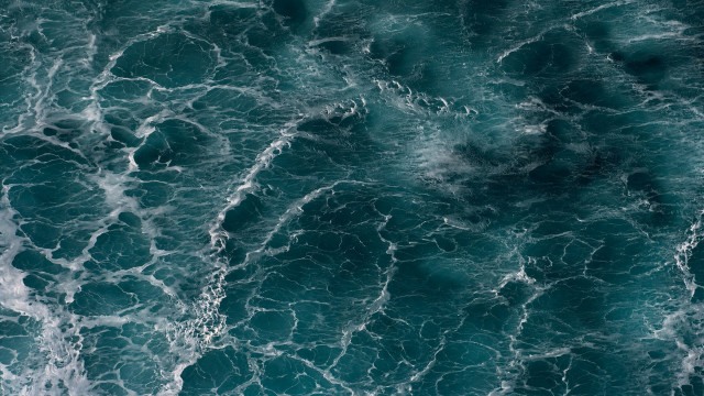 Ocean view waves splashes horizon free wallpaper for desktop - medium preview image