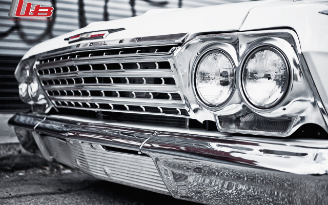 Car headlights graffiti wall photorealism free wallpaper for desktop - medium preview image