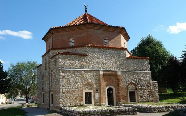 Large brick building clock tower #3 free wallpaper for desktop - medium preview image