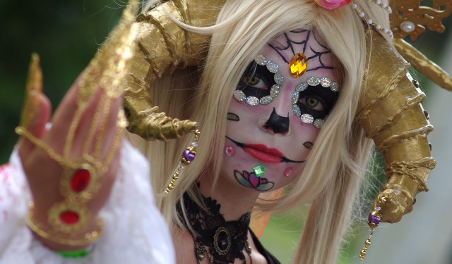 Skeleton face butterfly gothic portrait free wallpaper for desktop - medium preview image