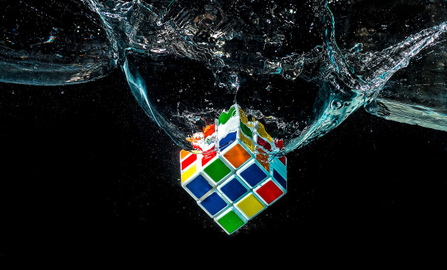Floating cube water bubbles splash free wallpaper for desktop - medium preview image
