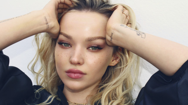 Tattooed woman polaroid hyperrealism blonde free wallpaper for desktop - medium preview image