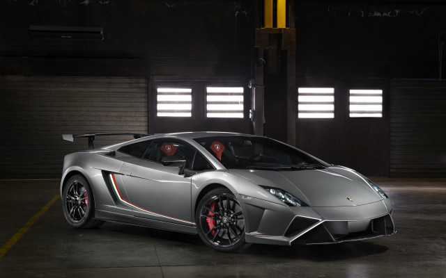 Silver sports car garage yellow free wallpaper for desktop - medium preview image