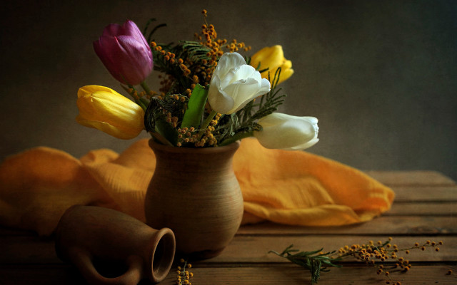 Vase flowers yellow cloth table free wallpaper for desktop - medium preview image