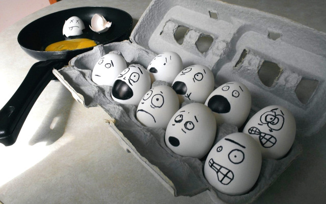 Carton eggs faces fryingpan counter free wallpaper for desktop - medium preview image