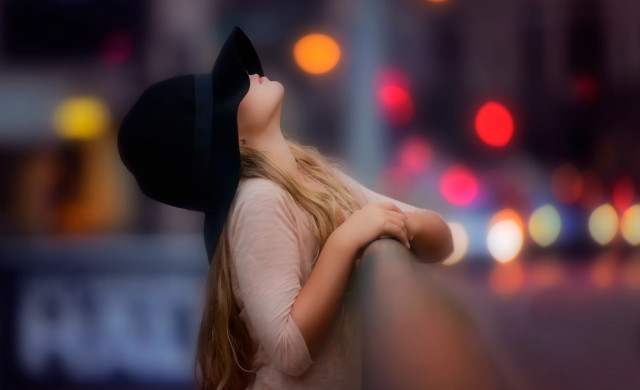 Woman leaning wall blonde hat free wallpaper for desktop - medium preview image