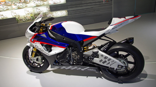 Motorcycle display glass window white free wallpaper for desktop - medium preview image