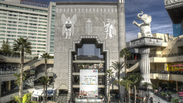 Modernist building statue tokyo ruins free wallpaper for desktop - medium preview image