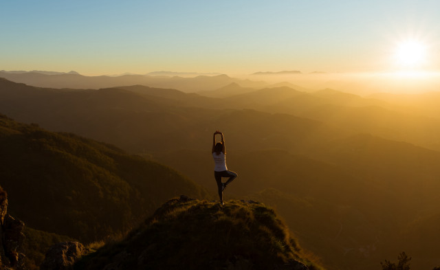 Yoga woman mountain sunset sky free wallpaper for desktop - medium preview image