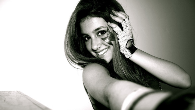 Woman longhair gloves smiling popart free wallpaper for desktop - medium preview image