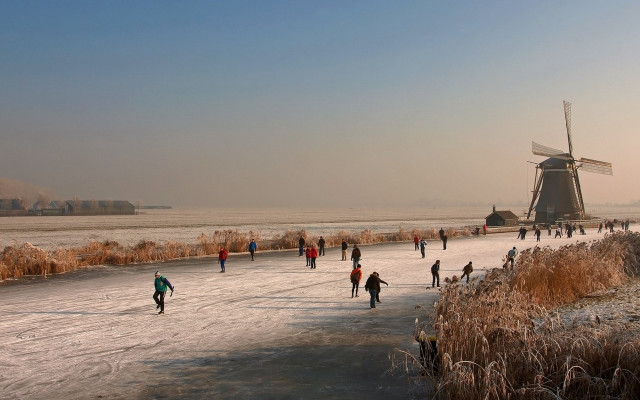 Skating winter flemish baroque windmill free wallpaper for desktop - medium preview image