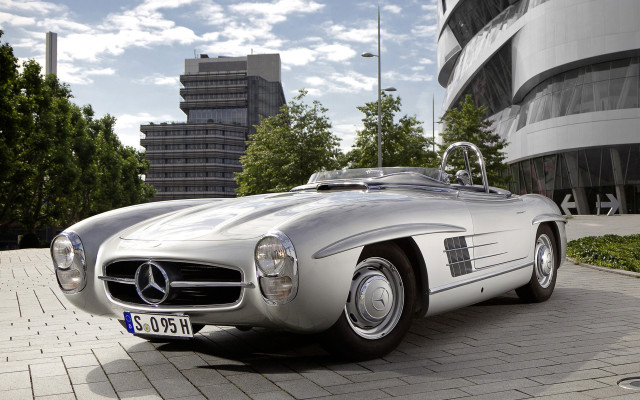 Silver mercedes roadster cloudy sky #2 free wallpaper for desktop - medium preview image