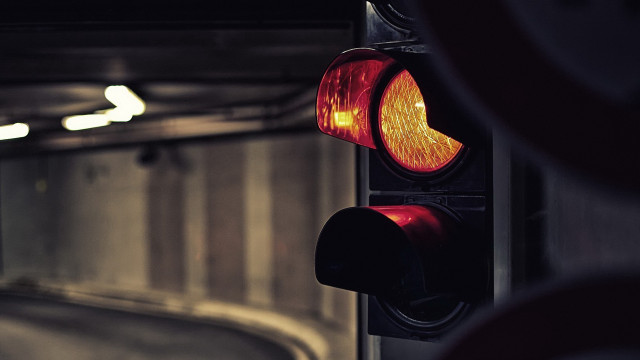 Traffic light red side parking free wallpaper for desktop - medium preview image