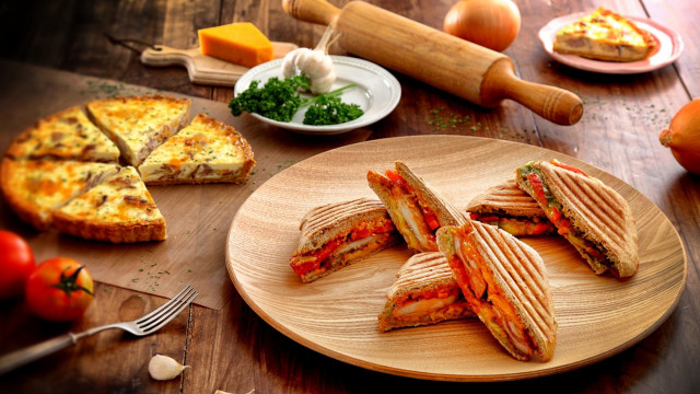 Neoclassic food platter vegetables cutlery free wallpaper for desktop - medium preview image