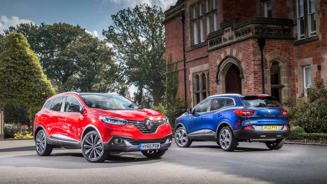 Blue car street trees building free wallpaper for desktop - medium preview image