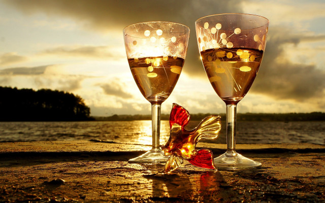 Wine glasses fish sunset beach free wallpaper for desktop - medium preview image