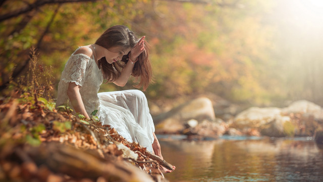 Woman river fall leaves portrait free wallpaper for desktop - medium preview image