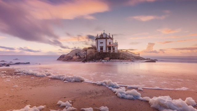 Lighthouse rocky beach ice water free wallpaper for desktop - medium preview image