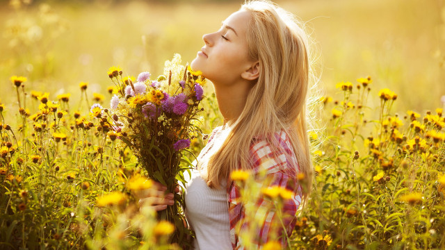 Flower field woman summer autumn free wallpaper for desktop - medium preview image