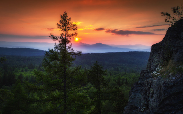 Sunset mountain forest horizon dusk free wallpaper for desktop - medium preview image