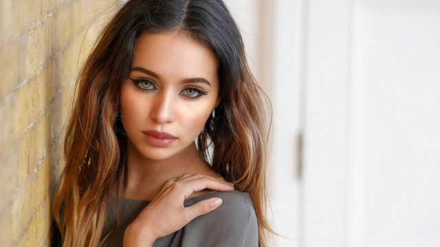 Woman longhair graytop portrait americanbarbizon free wallpaper for desktop - medium preview image