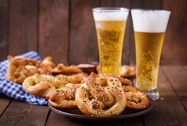Pretzels beer glass table napkin #2 free wallpaper for desktop - medium preview image