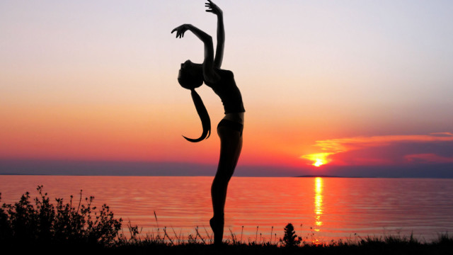 Yoga sunset water arabesque silhouette free wallpaper for desktop - medium preview image