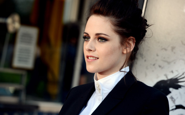 Araceli gilbert brown eyes blurry free wallpaper for desktop - medium preview image