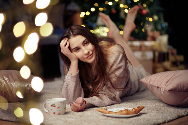 Woman food coffee christmas bokeh free wallpaper for desktop - medium preview image