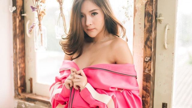 Woman pink dress window handbag free wallpaper for desktop - medium preview image