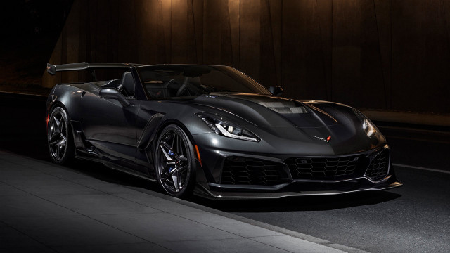 Black sports car dark tunnel #2 free wallpaper for desktop - medium preview image