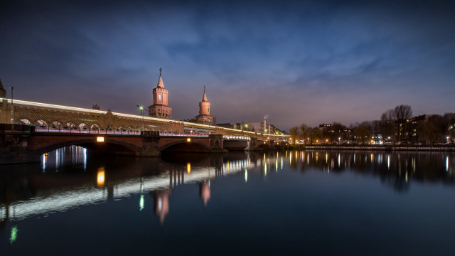 Berlin secession bridge train cityscape free wallpaper for desktop - medium preview image