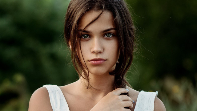 Elina karimova white dress portrait #4 free wallpaper for desktop - medium preview image