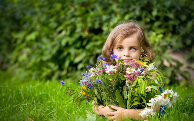 Little girl flowers surprised nature free wallpaper for desktop - medium preview image