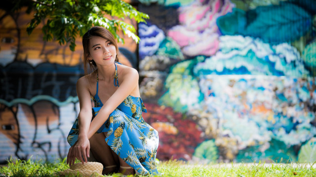 Woman blue dress basket hat free wallpaper for desktop - medium preview image