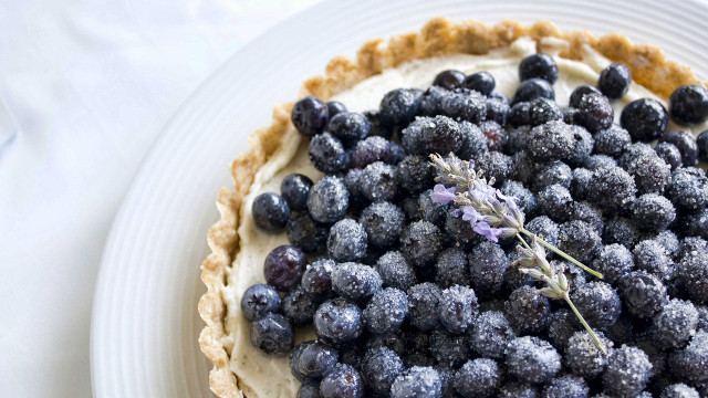 Blueberry lavender pie outdoor scenery #2 free wallpaper for desktop - medium preview image