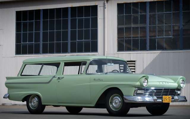 Green car building fence digital free wallpaper for desktop - medium preview image