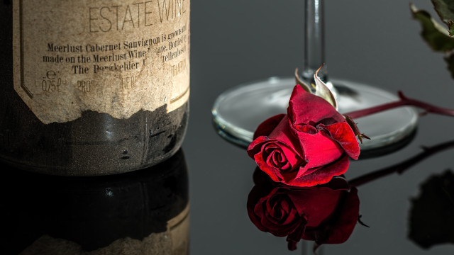 Black rose wine stilllife flower free wallpaper for desktop - medium preview image