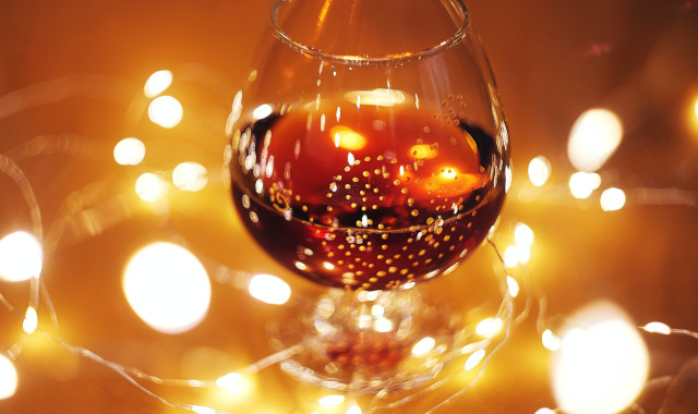 Wine lights blurry baroque stilllife free wallpaper for desktop - medium preview image